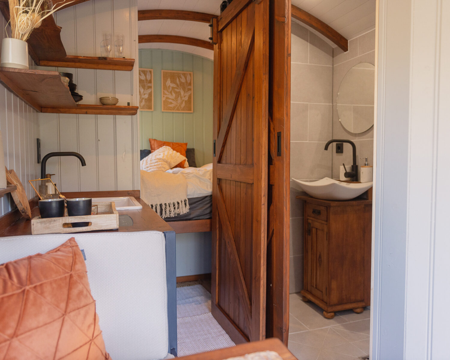 Keuken en badkamer in een herderswagen